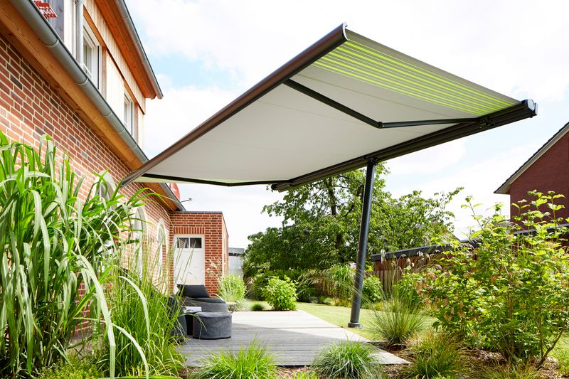 Reference image: cassette awning markilux 5010 attached to markilux planet.