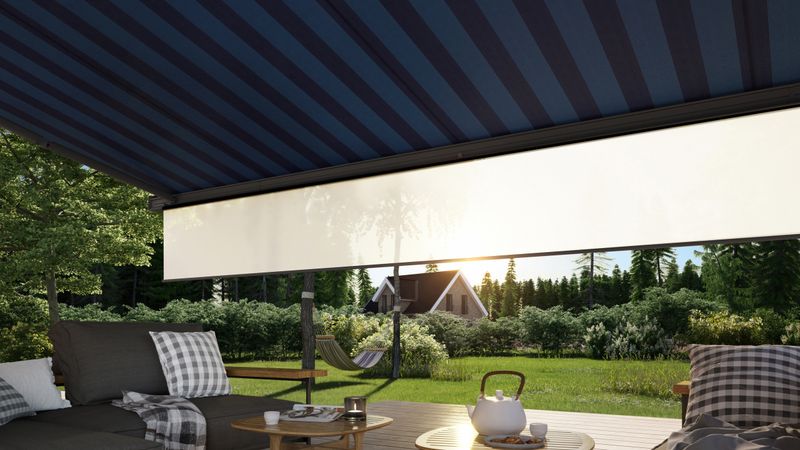 Cassette awning markilux 970 blue striped, with transparent shade plus