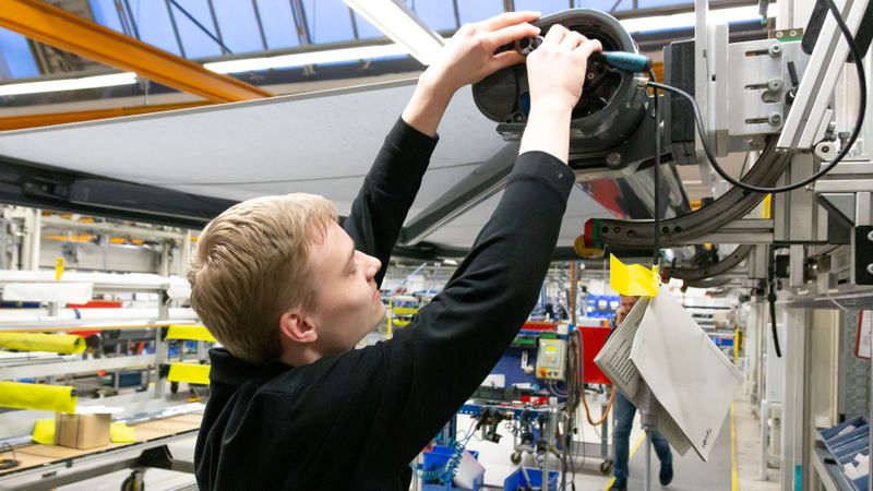Ausbildung zum Mechatroniker (m/w/d) Ausbildung zum Mechatroniker (m/w/d)