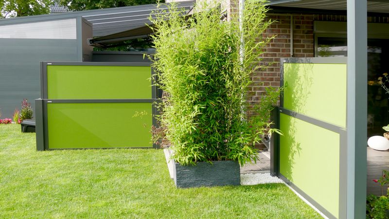 markilux format lift as a privacy screen solution for the garden