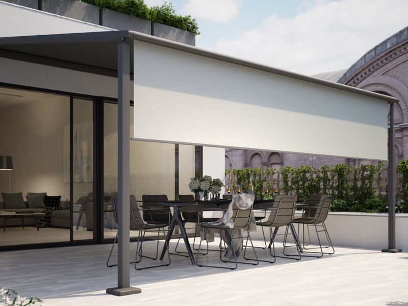 markilux pergola compact med shadeplus på en smart, moderne penthouse-ejendom