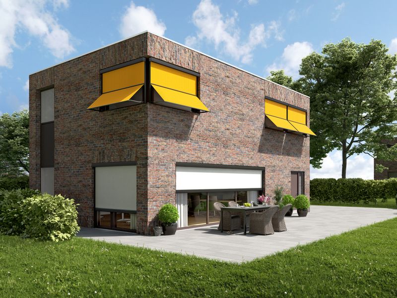 Modern brick house with flat roof. White vertical cassette awnings markilux 776 on the first floor and yellow marquisolettes markilux 740 on the upper floor serve as window shading.