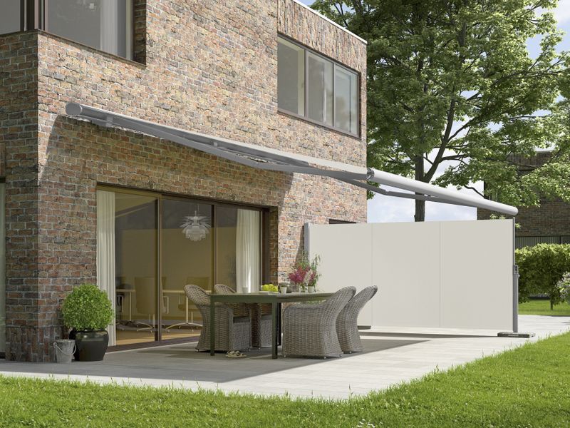 markilux 790 brick house with white side screen