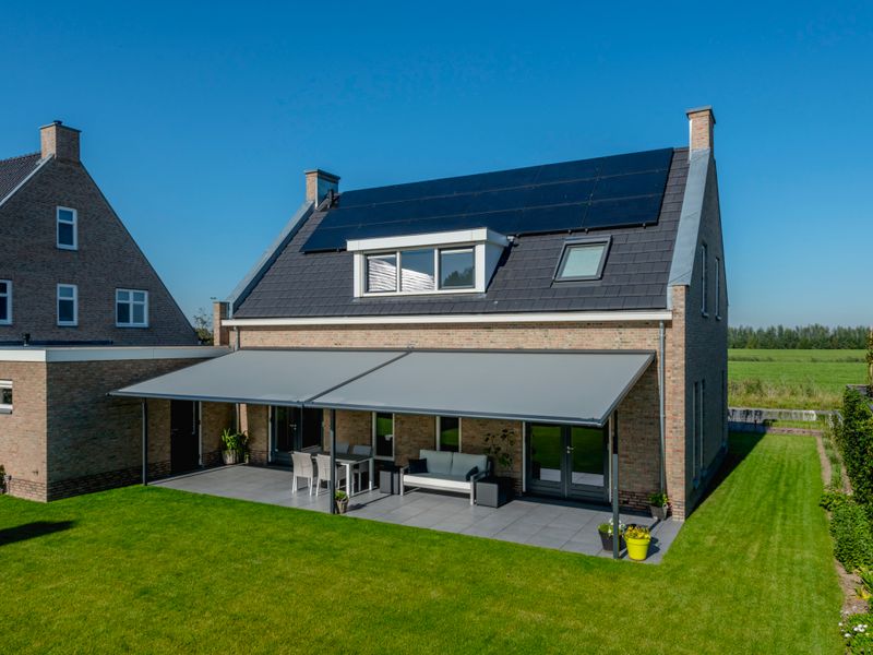 reference markilux pergola classic som koblingssystem med grå stofbetræk